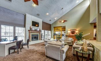Resident Lounge at The Glen Apartments, Lewisville, 75067